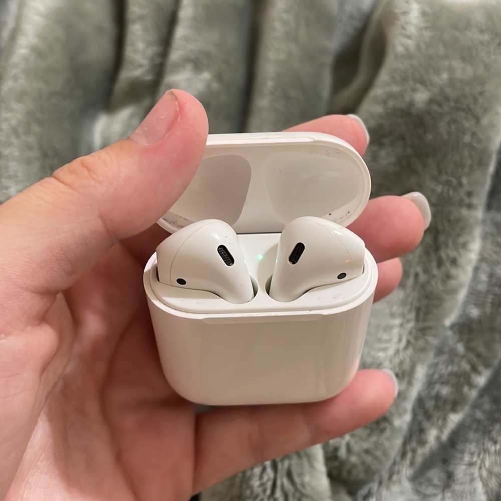 Apple AirPods